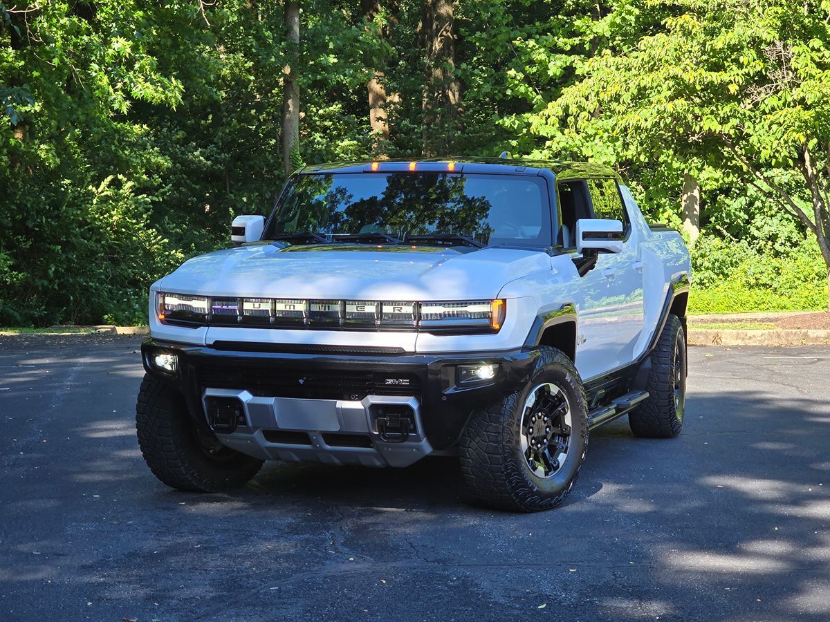Interstellar White 2023 GMC Hummer EV Pickup 3X Crew Cab AWD Pickup Truck All-Wheel Drive Automatic