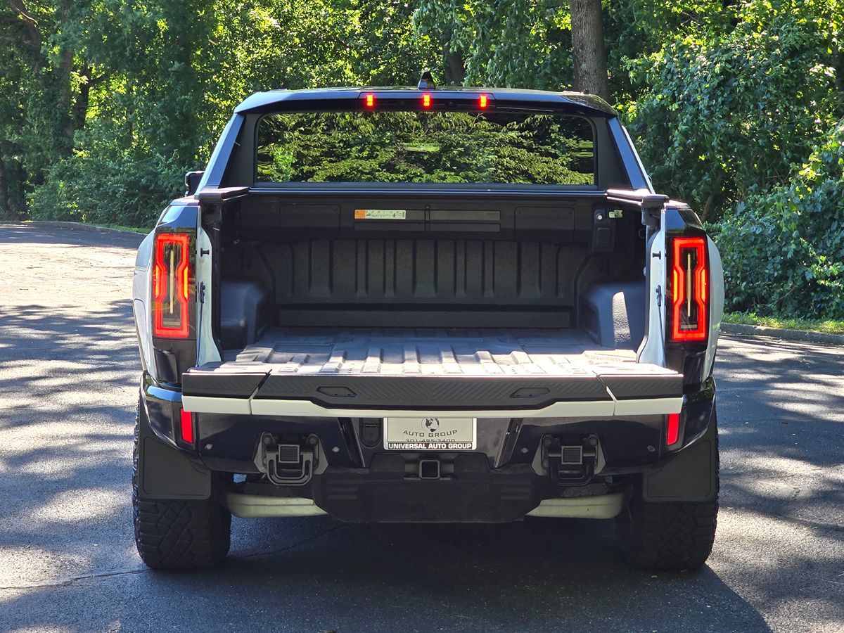 GMC Hummer EV Pickup photo 68