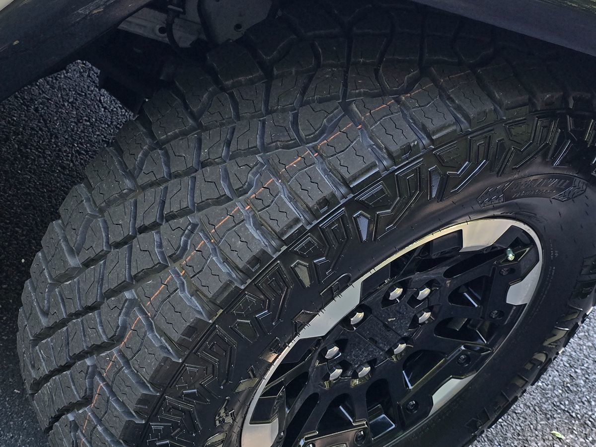 GMC Hummer EV Pickup photo 62