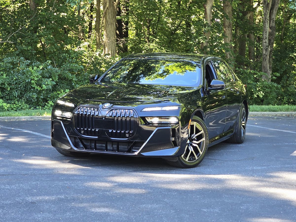 2024 BMW i7 eDrive50's photo