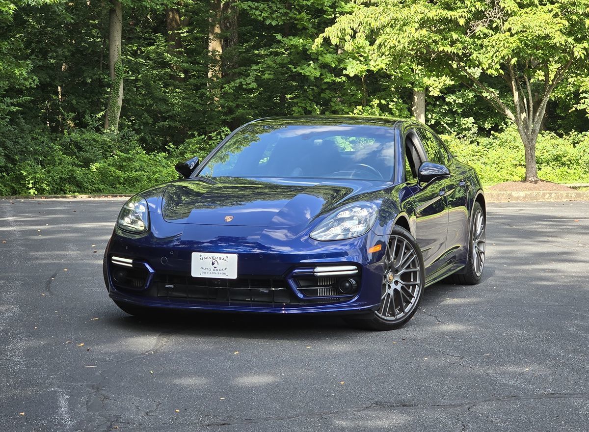 2022 Porsche Panamera 4 E-Hybrid Platinum Edition's photo