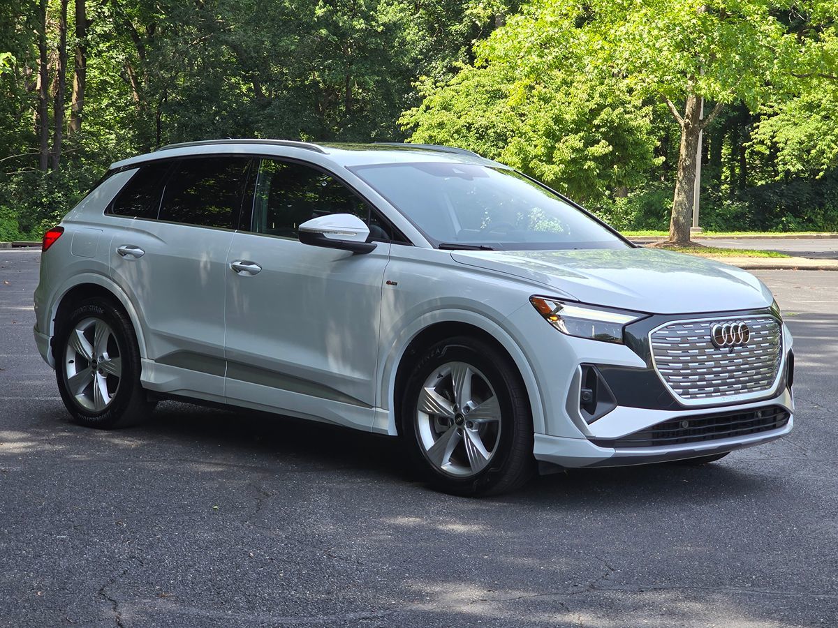 Audi Q4 photo 8