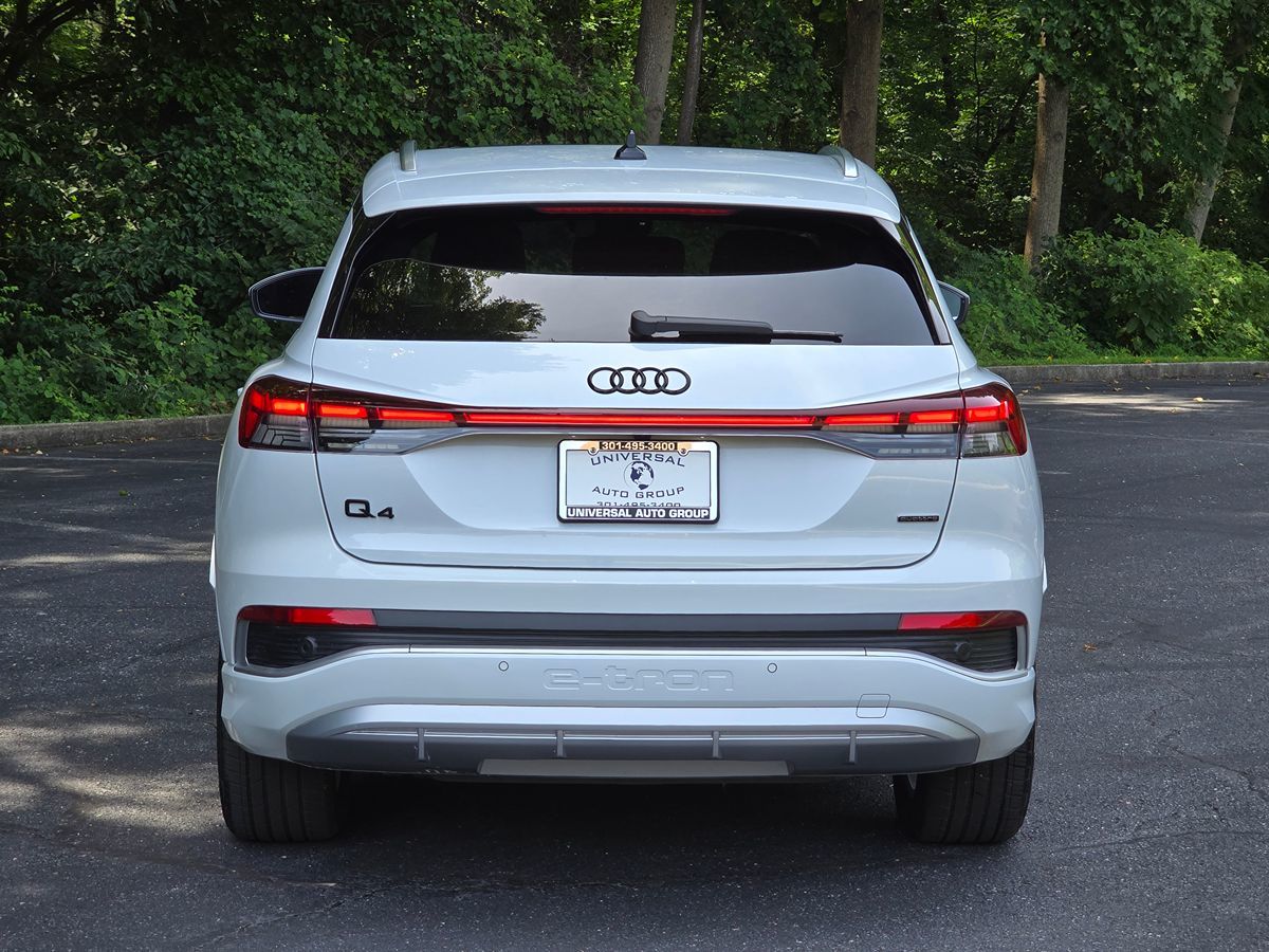 Audi Q4 photo 5