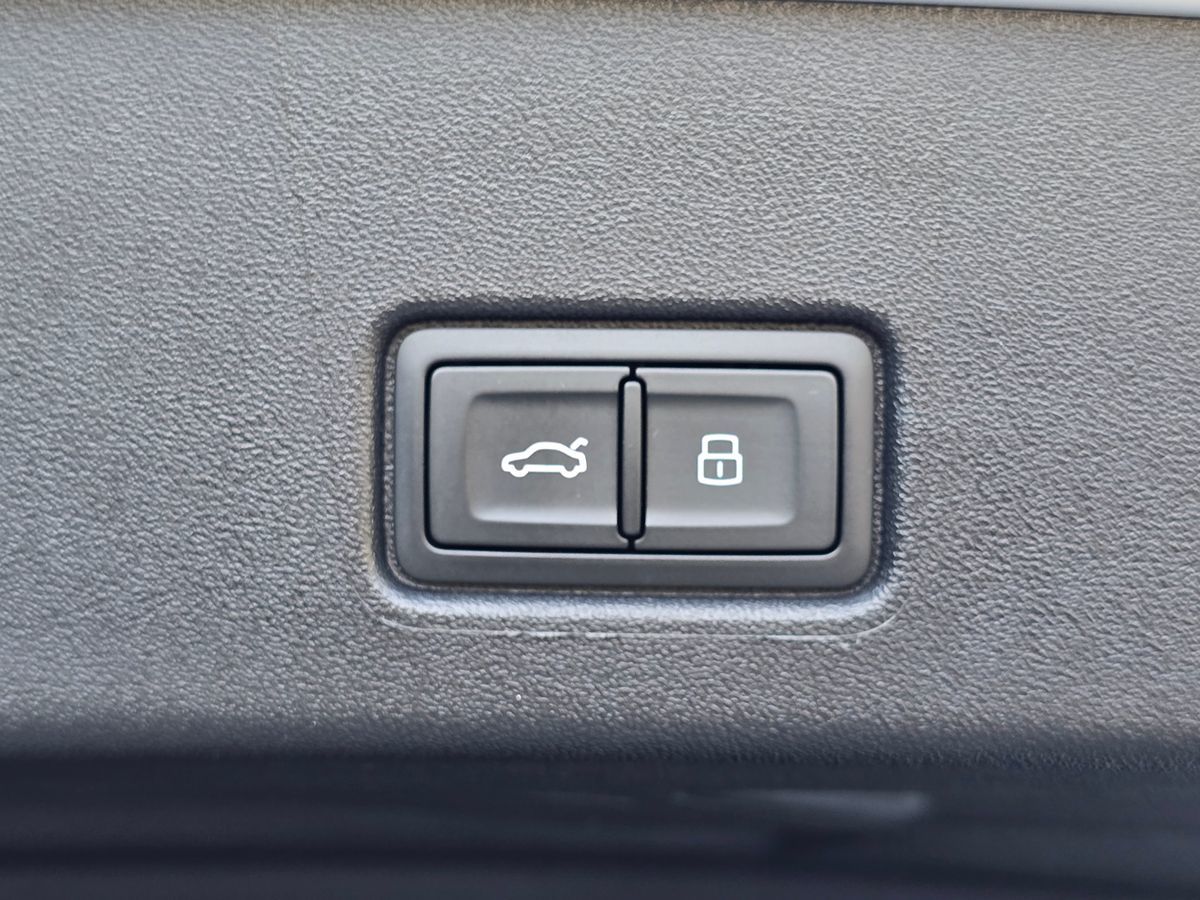 Audi Q4 photo 62