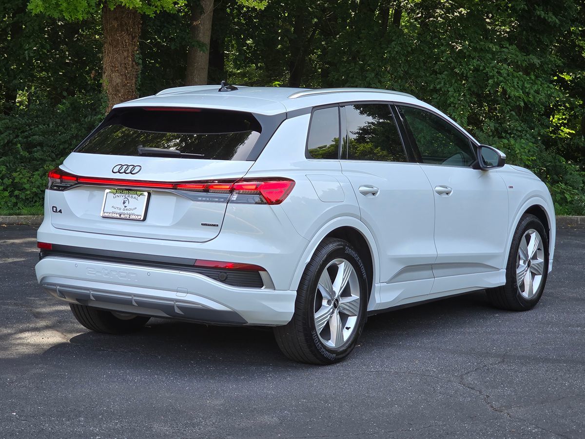 Audi Q4 photo 6