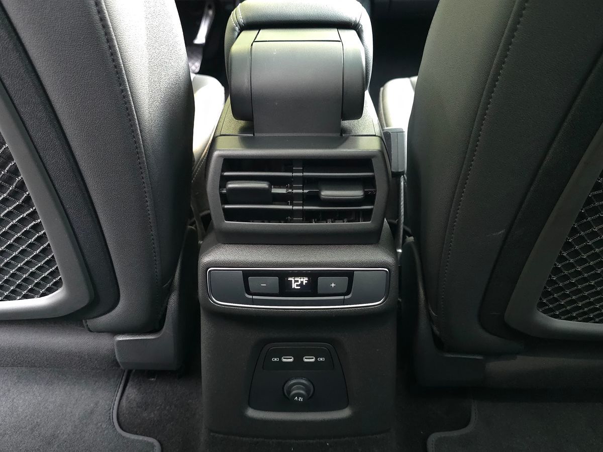 Audi Q4 photo 17