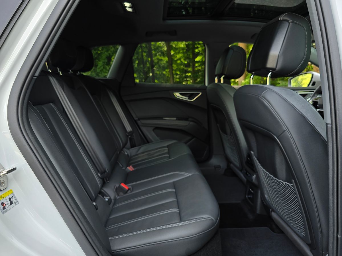 Audi Q4 photo 19