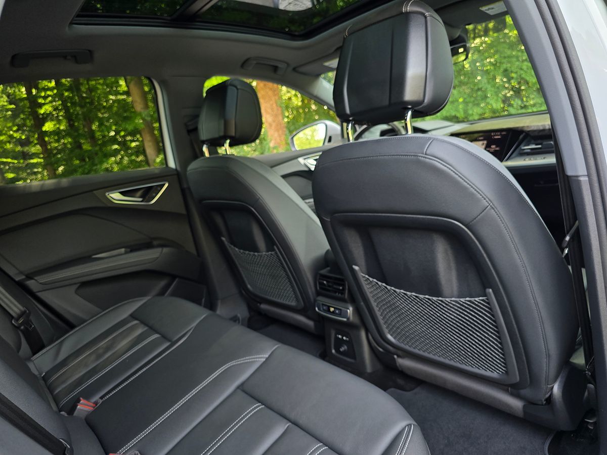 Audi Q4 photo 20
