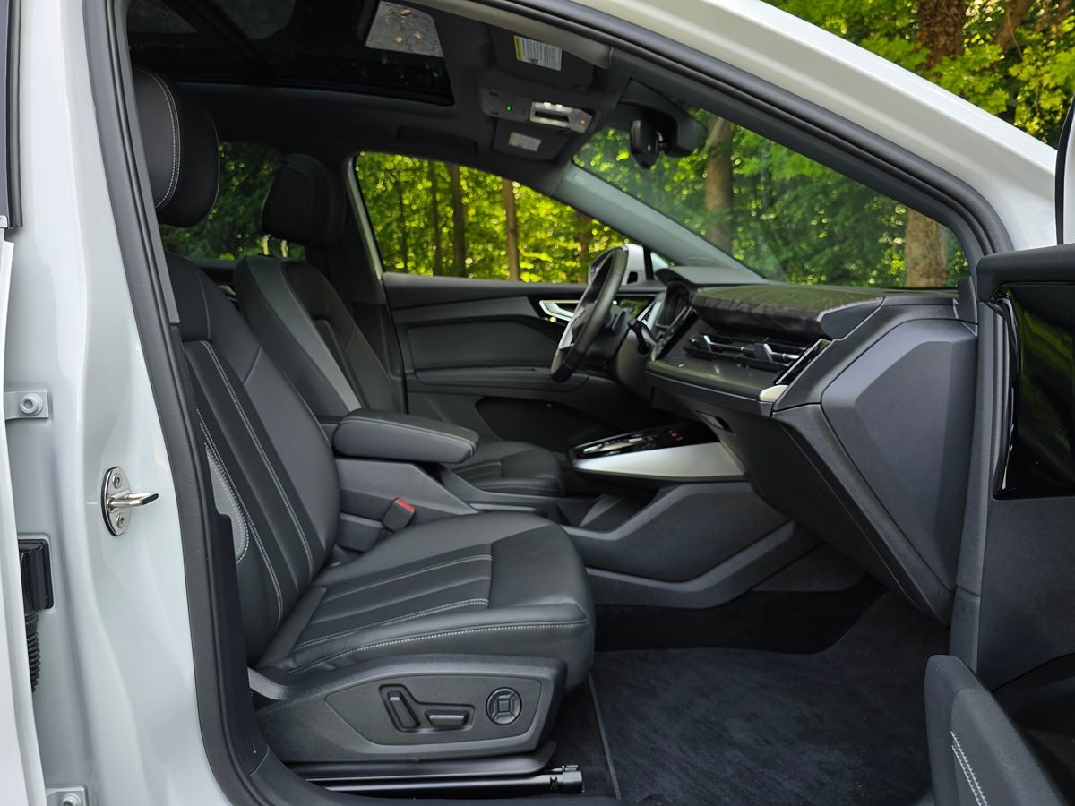 Audi Q4 photo 22