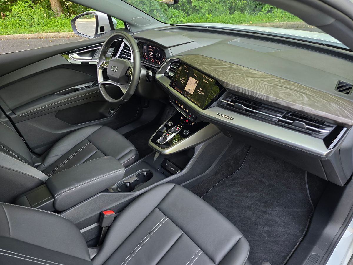 Audi Q4 photo 23
