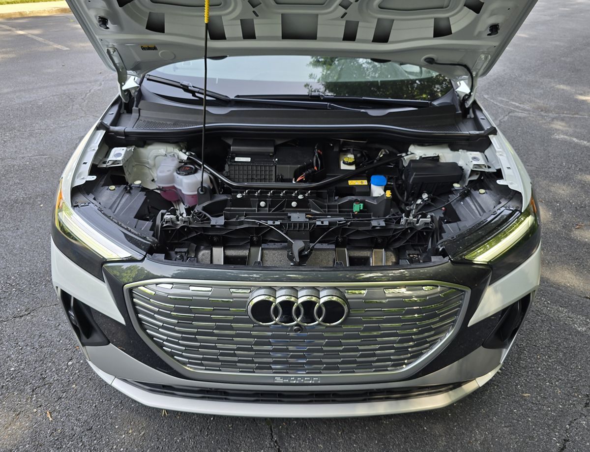 Audi Q4 photo 59