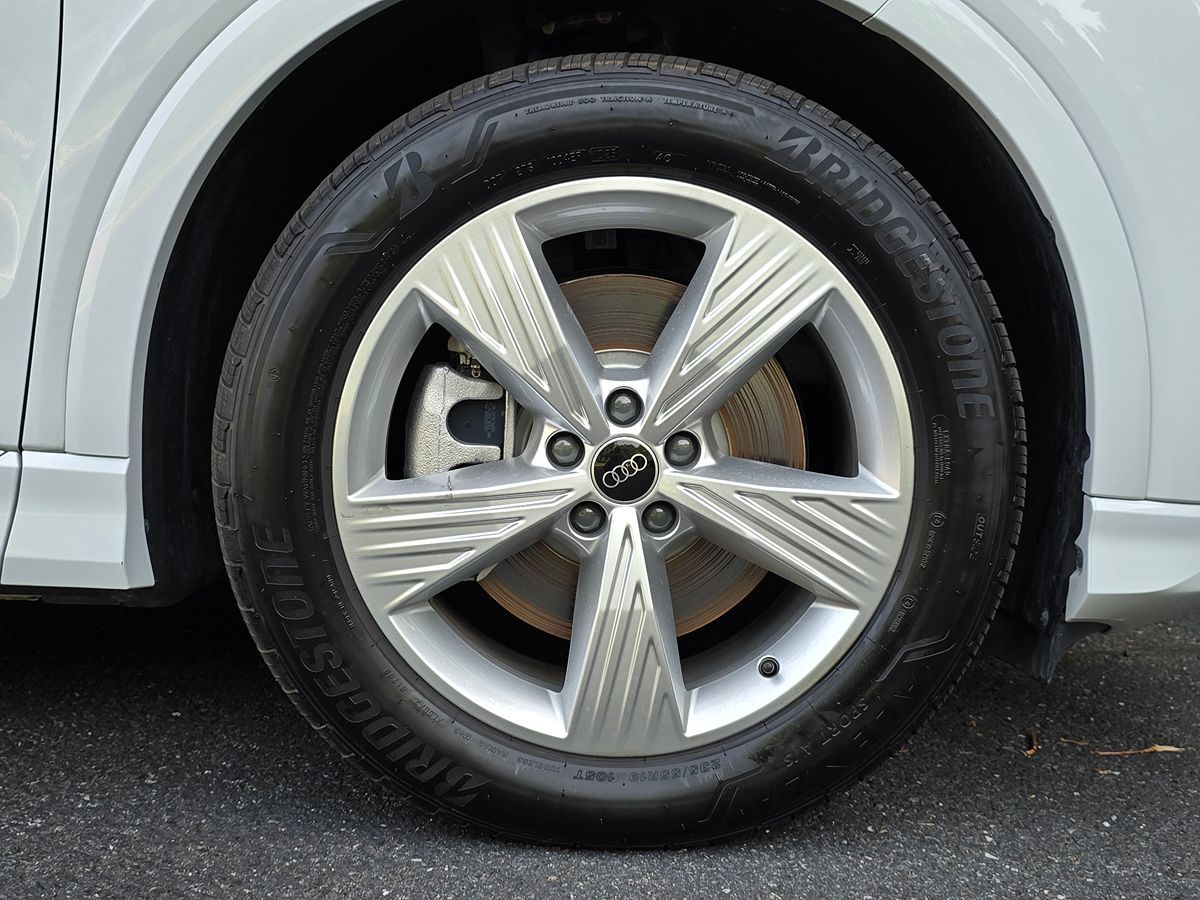 Audi Q4 photo 58