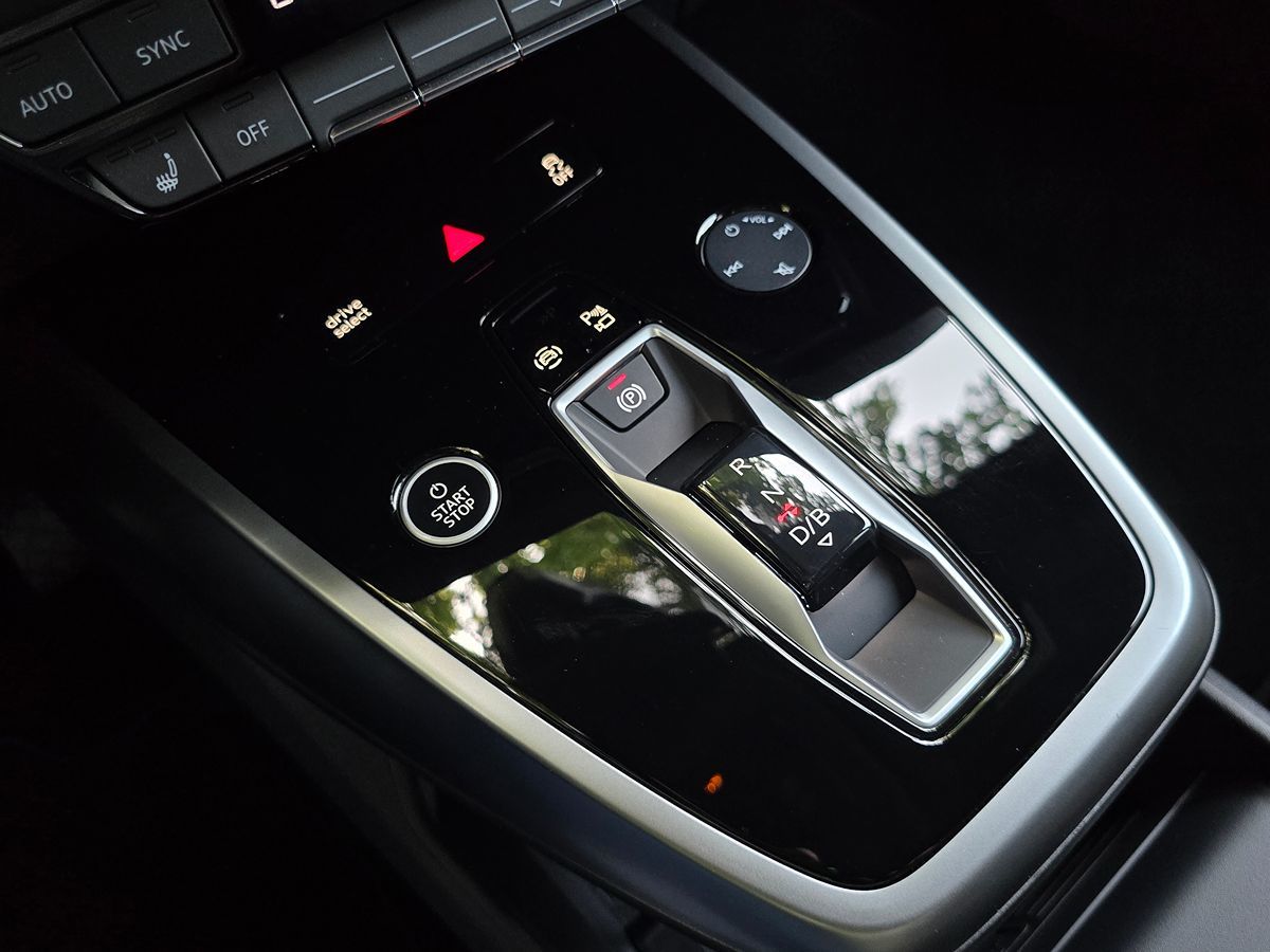 Audi Q4 photo 50