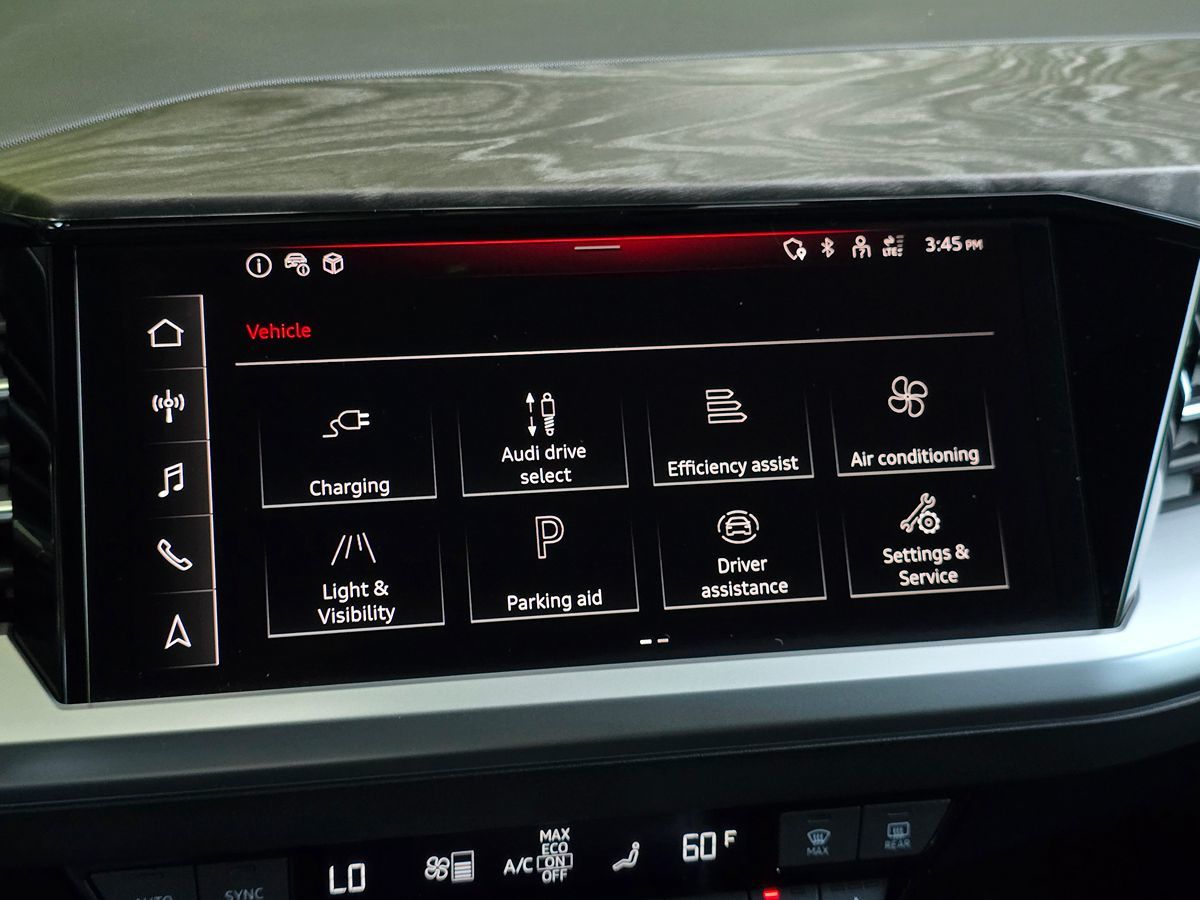 Audi Q4 photo 36