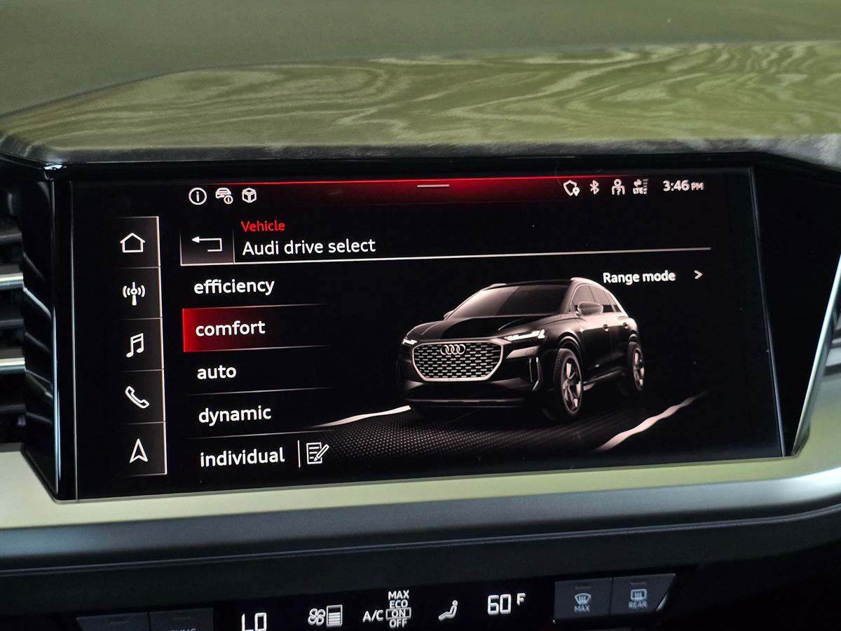 Audi Q4 photo 38