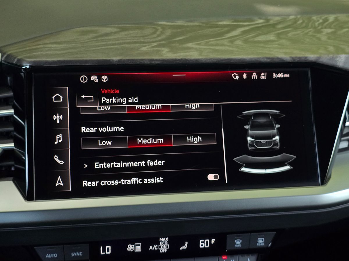 Audi Q4 photo 40