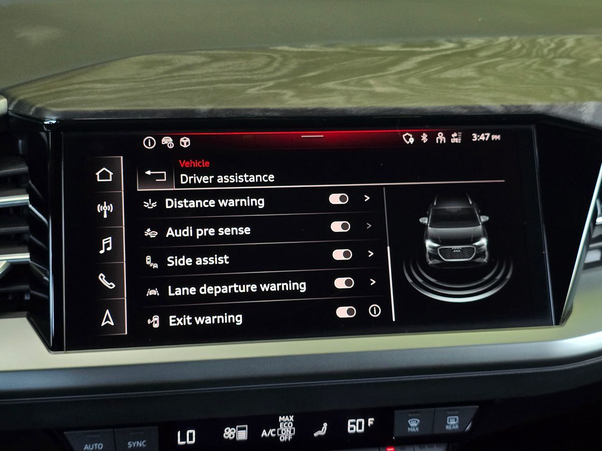 Audi Q4 photo 42