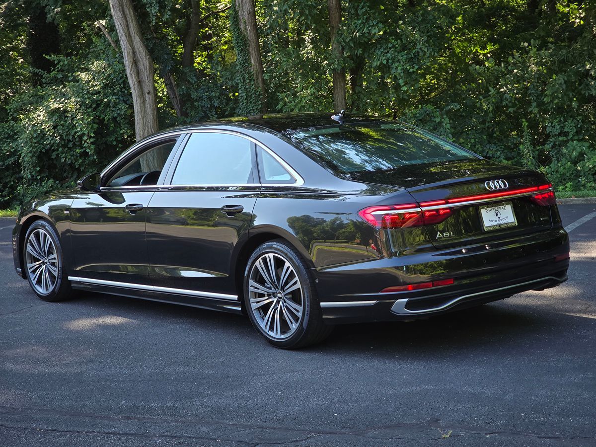 Audi A8 photo 4