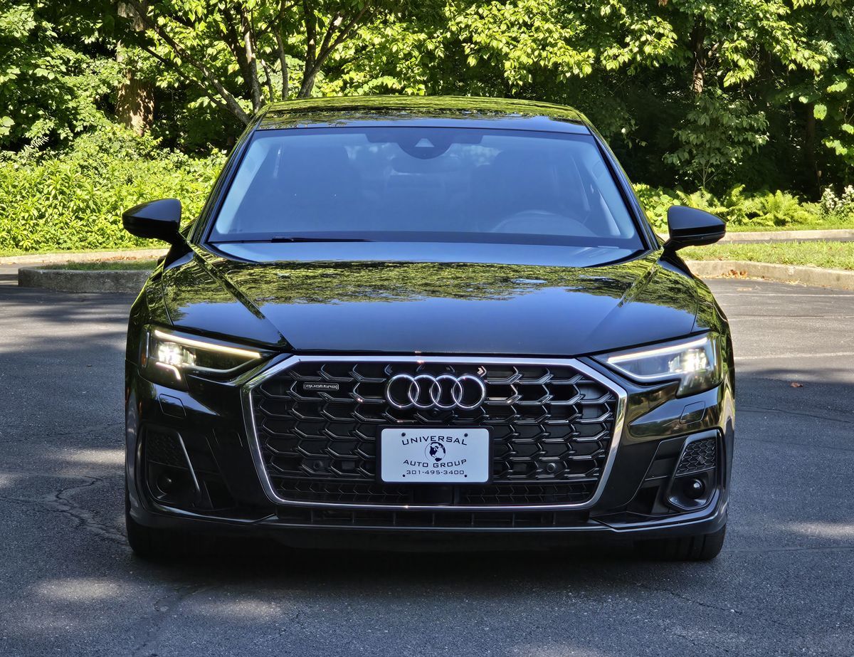 Audi A8 photo 9