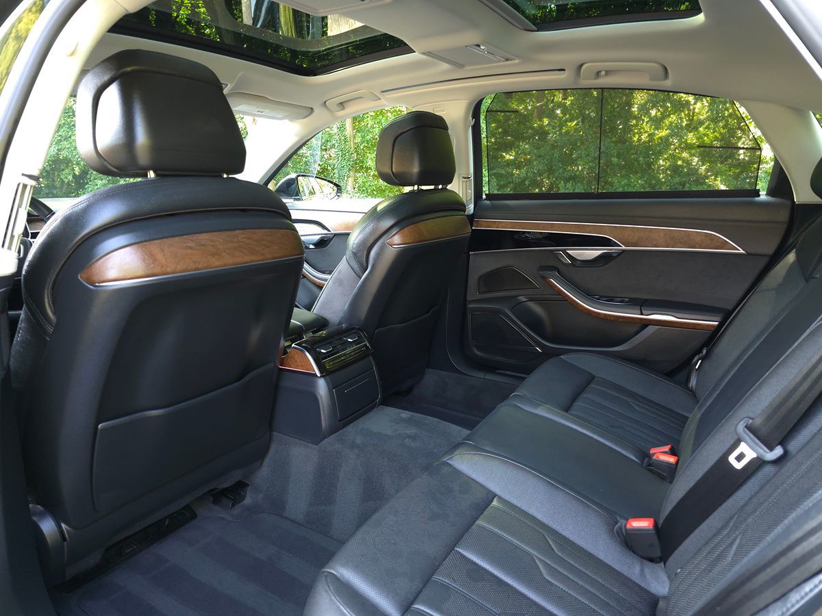Audi A8 photo 12