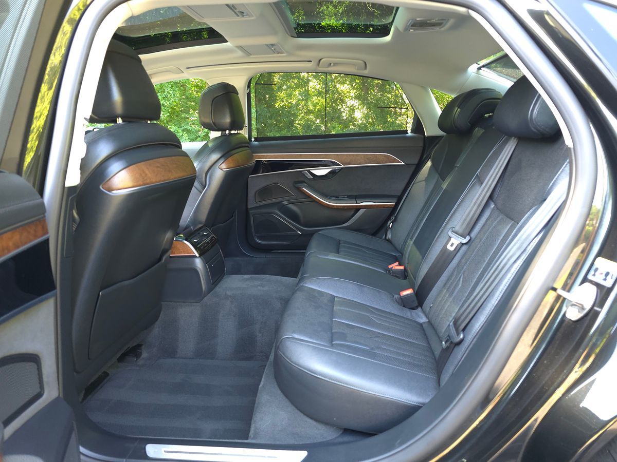 Audi A8 photo 13