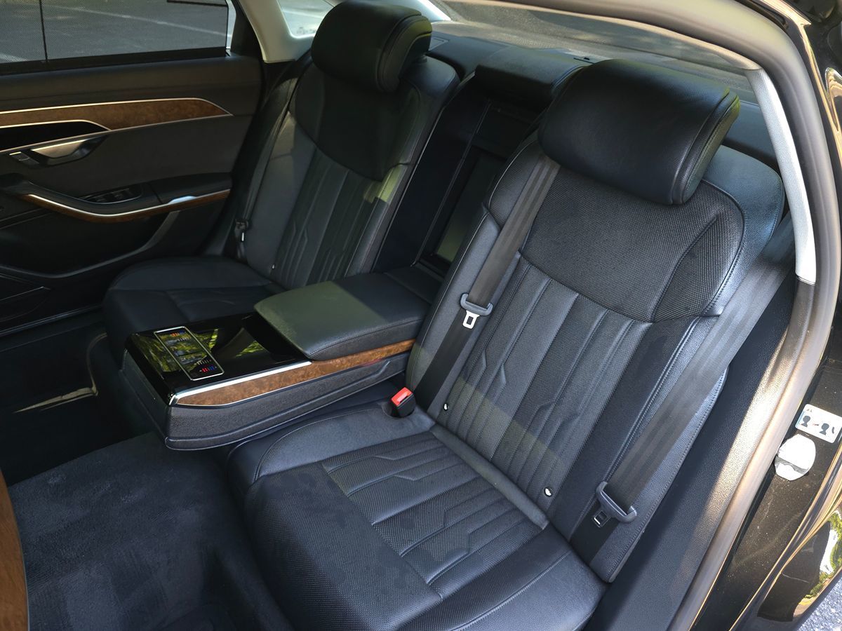 Audi A8 photo 14