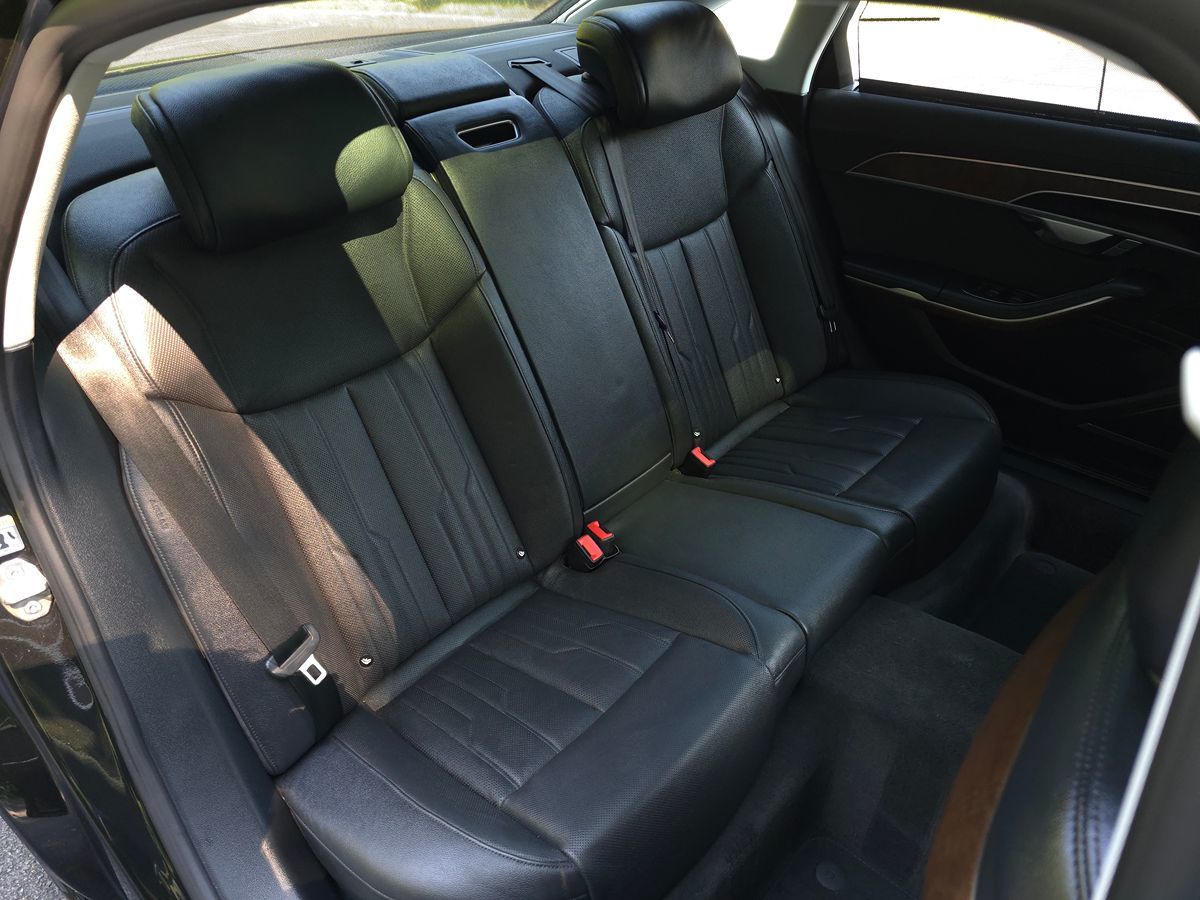 Audi A8 photo 16