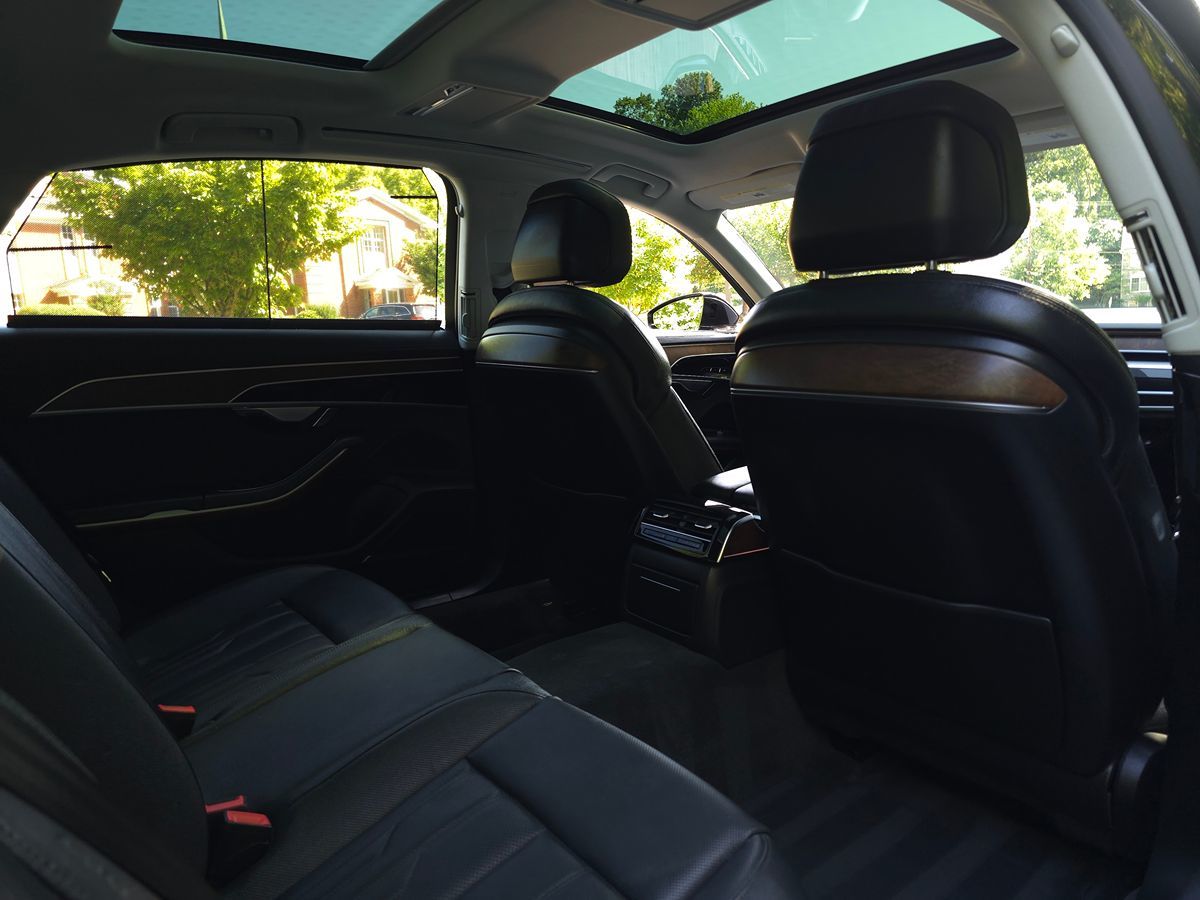 Audi A8 photo 18