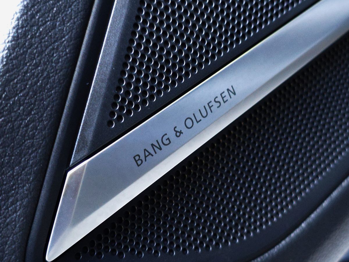 Audi A8 photo 24
