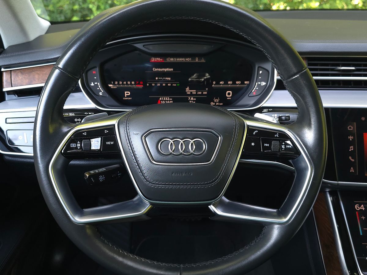 Audi A8 photo 26