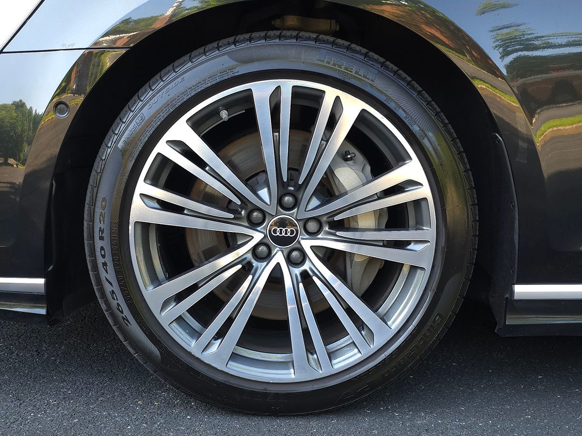 Audi A8 photo 60