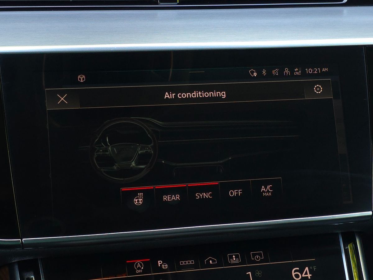 Audi A8 photo 33