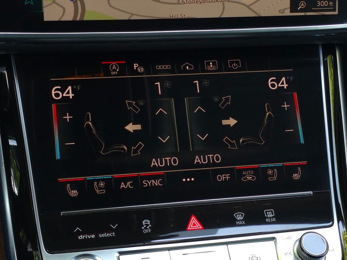 Audi A8 photo 29