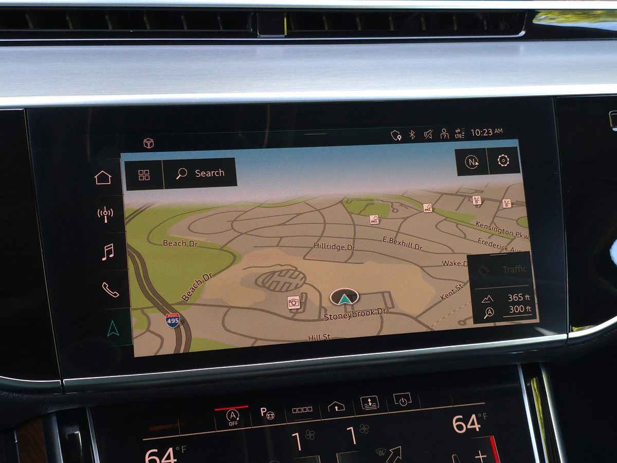 Audi A8 photo 32