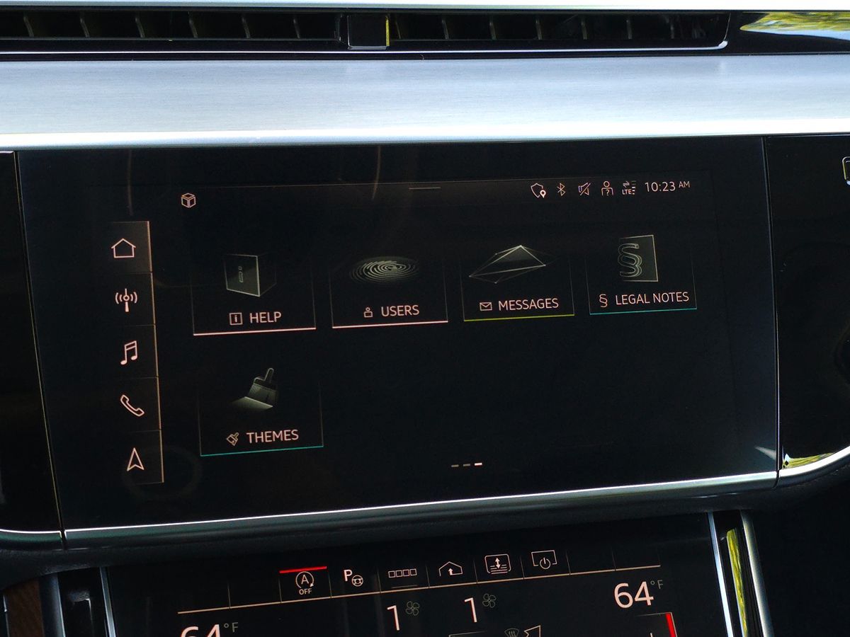 Audi A8 photo 36