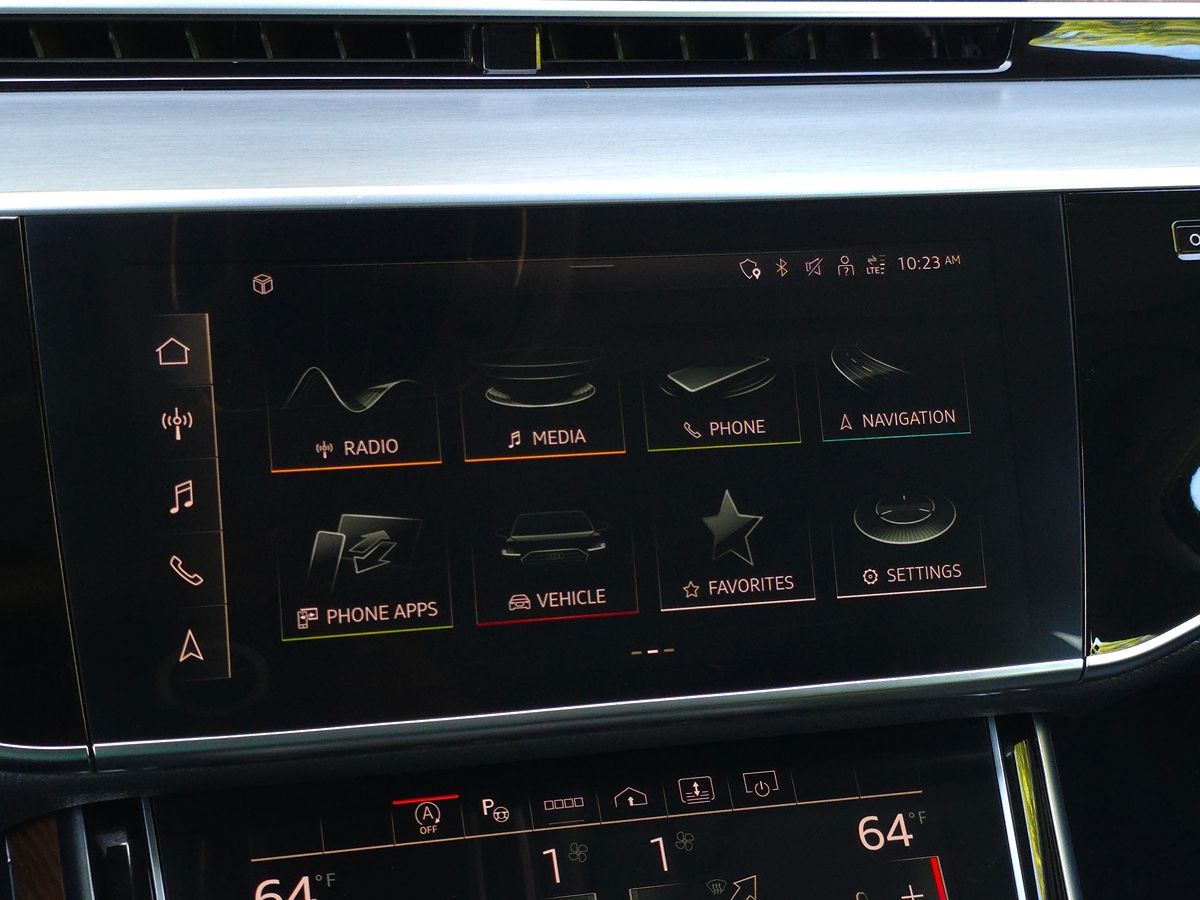 Audi A8 photo 35