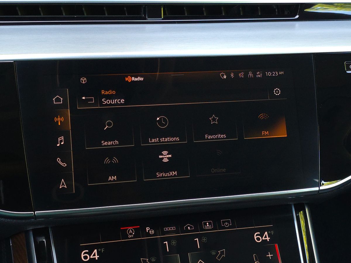 Audi A8 photo 37
