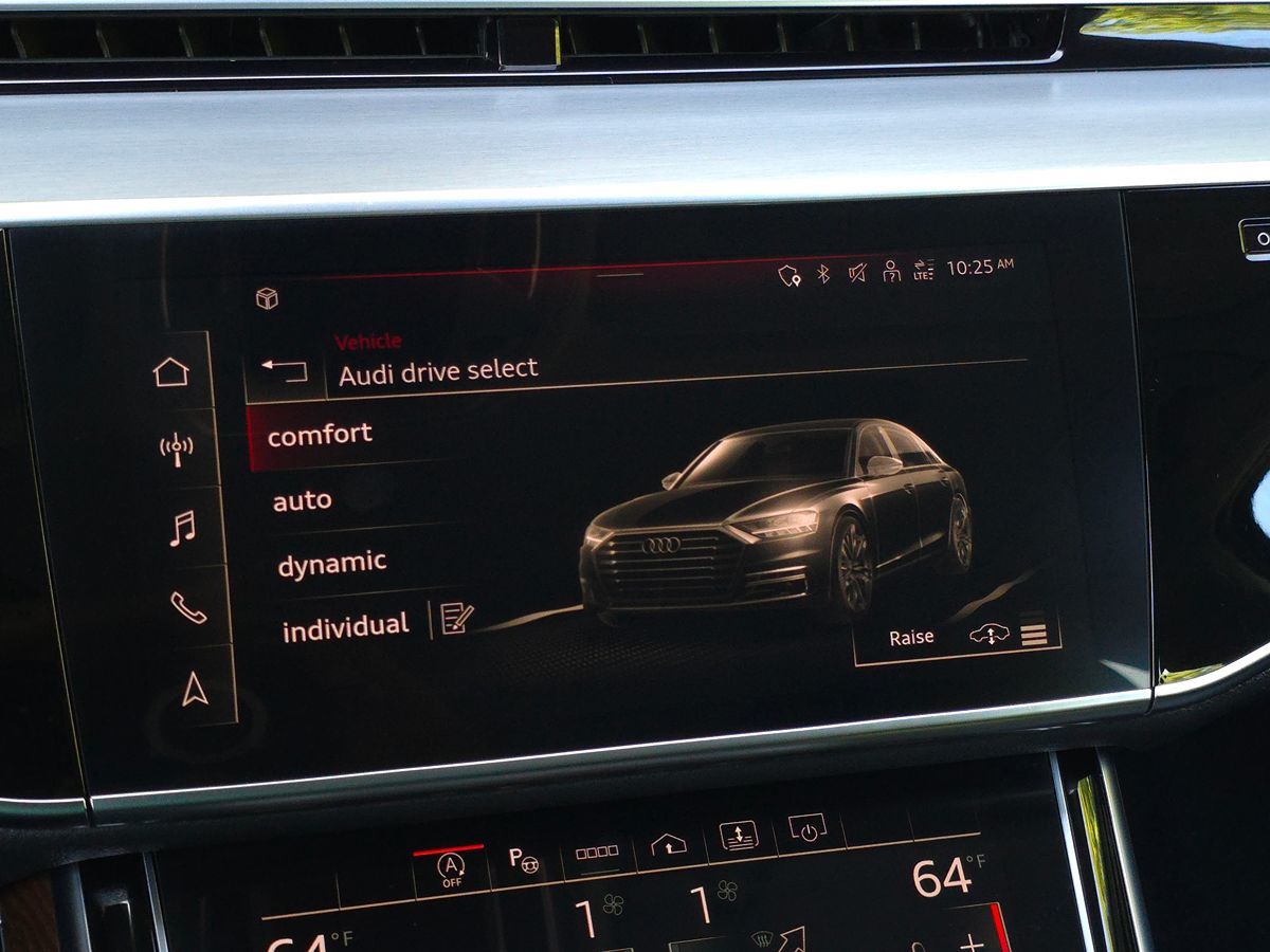 Audi A8 photo 40
