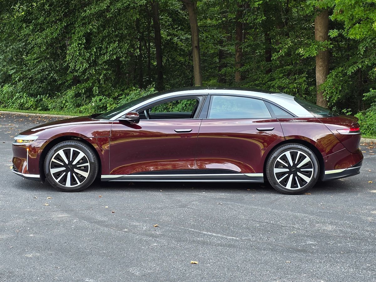 Lucid Air photo 3