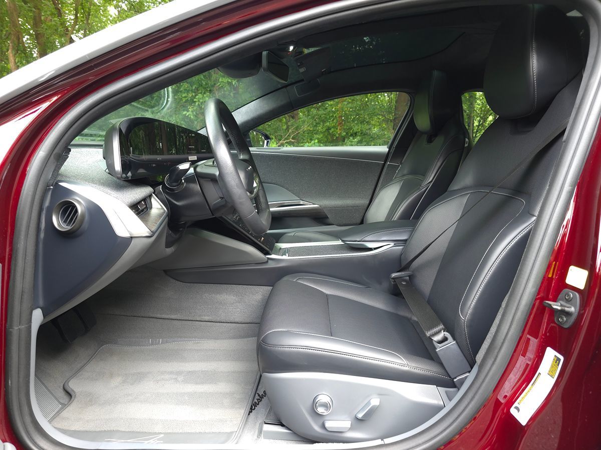 Lucid Air photo 11