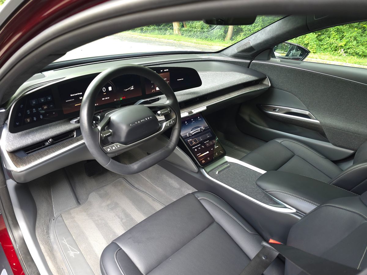 Lucid Air photo 2