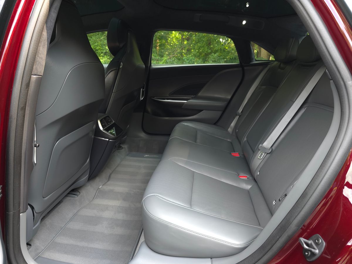 Lucid Air photo 14