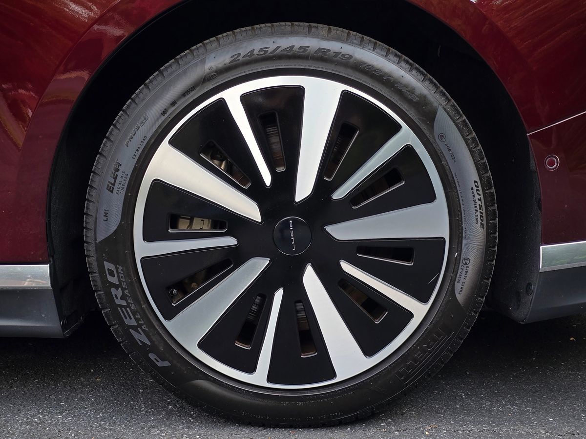 Lucid Air photo 60