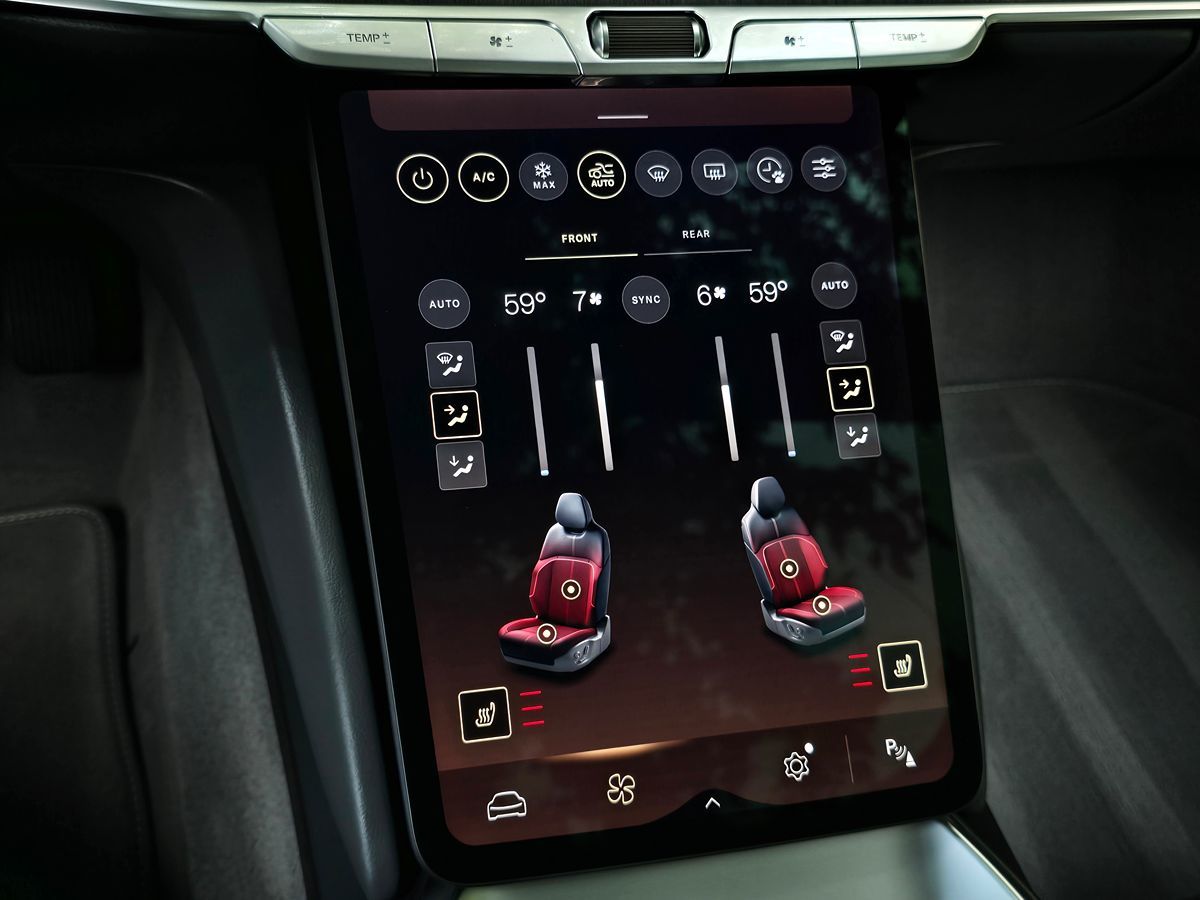 Lucid Air photo 38