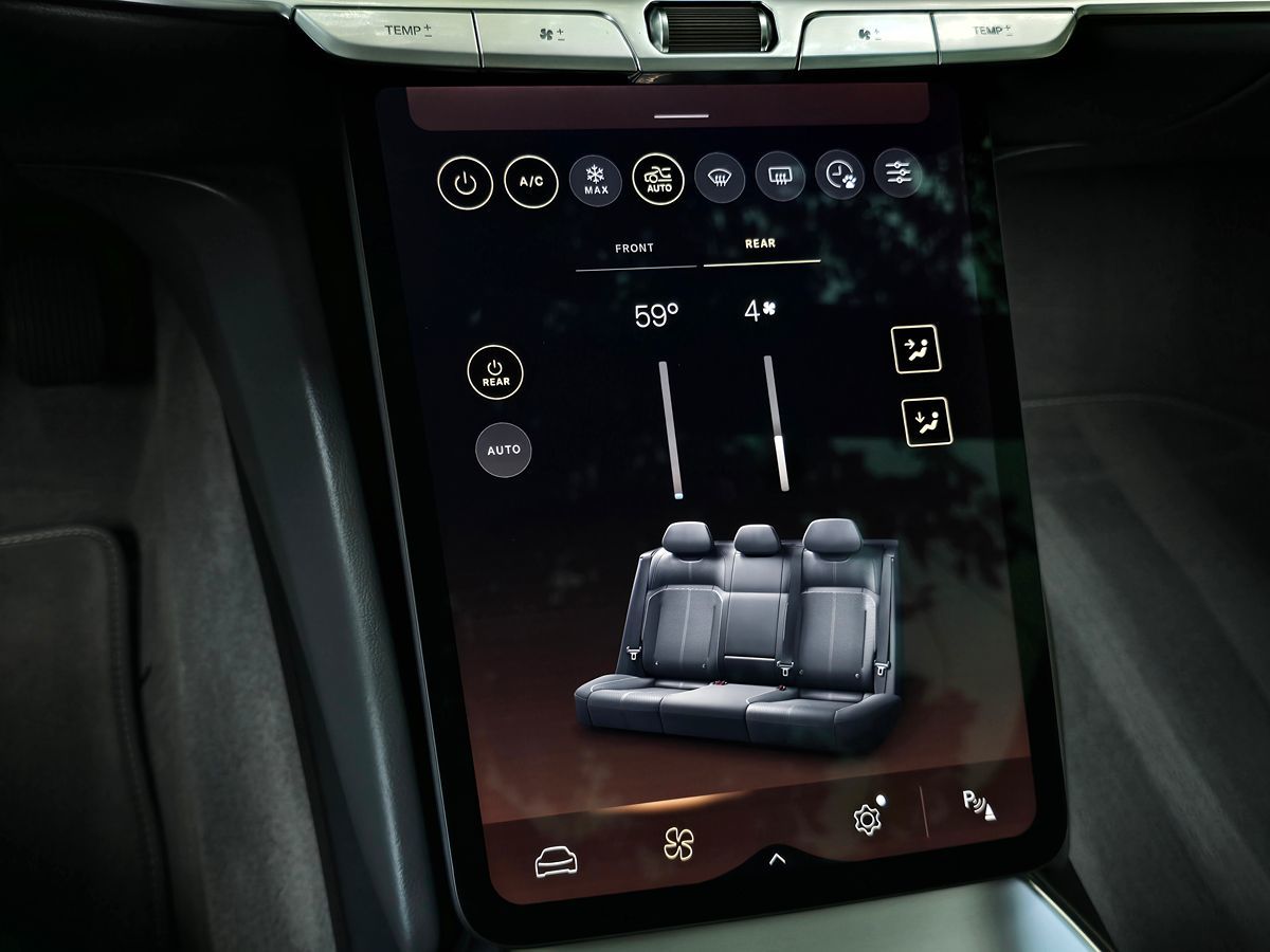 Lucid Air photo 39