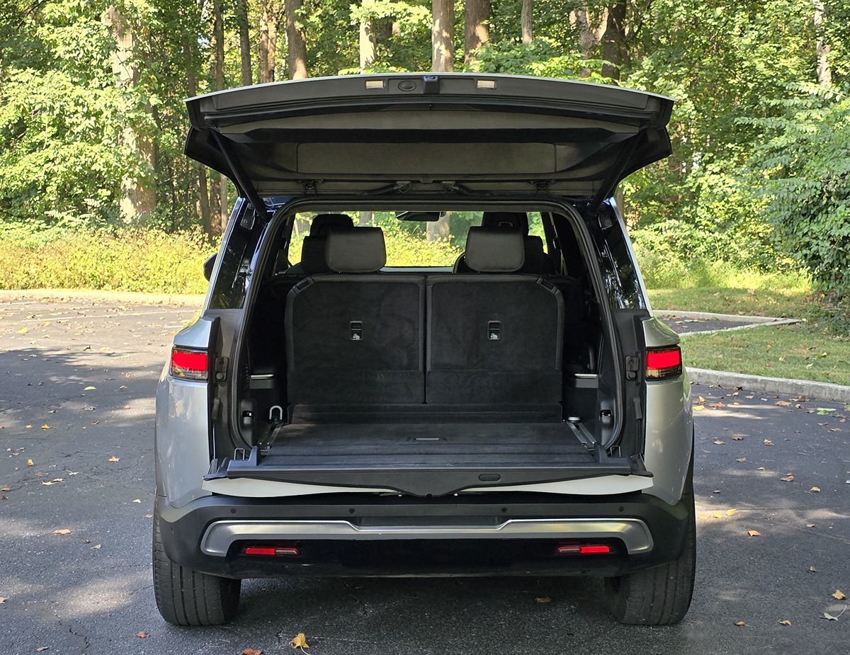 Rivian R1S photo 57