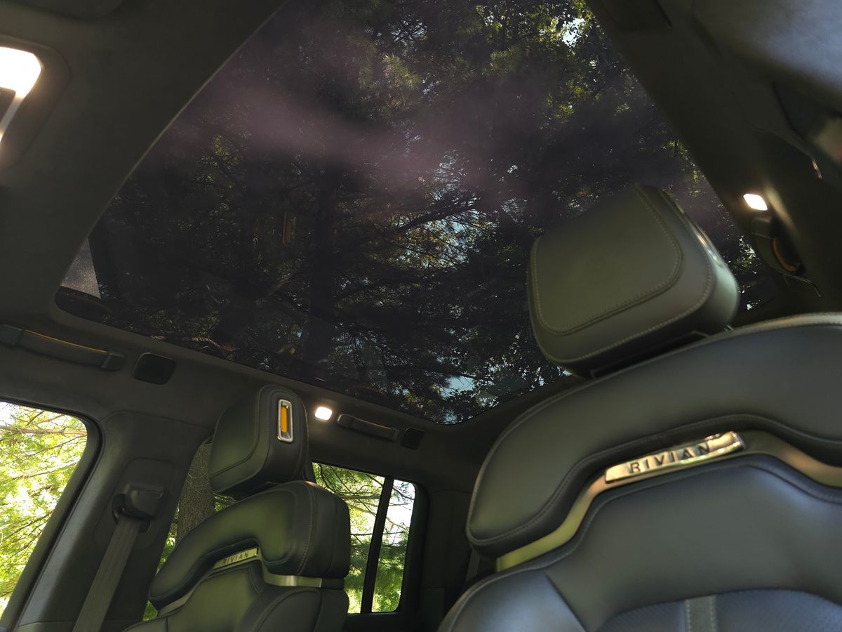 Rivian R1S photo 49