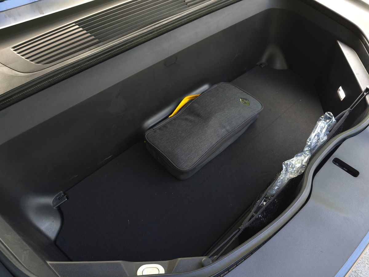 Rivian R1S photo 51