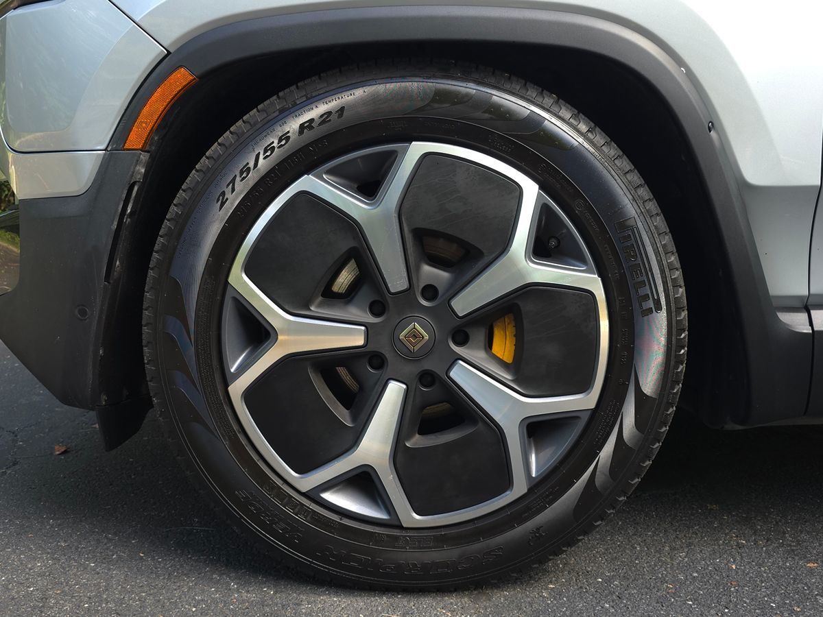 Rivian R1S photo 52