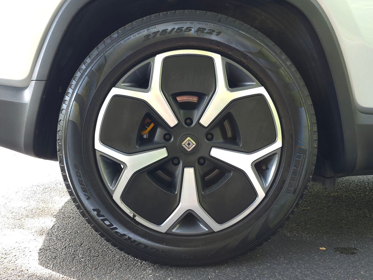 Rivian R1S photo 54